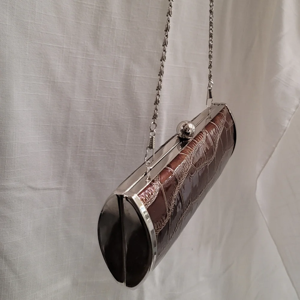 Elegant Crocodile Embossed Clutch with Chain handle - Picture 5 of 8